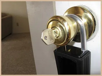 Elite Locksmith Services Orland Park, IL 708-377-5065 - 3-locksmith-key-service